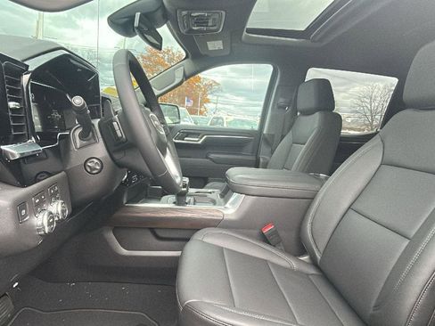 New 2026 GMC Sierra 1500 SLT w/ SLT Premium Plus Package image 25