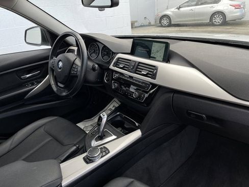 Used 2017 BMW 320i xDrive Sedan image 21