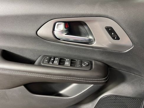 New 2026 Chrysler Pacifica Select image 27