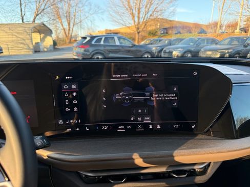 Certified 2025 Audi Q5 Premium w/ Convenience Package image 18