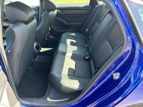 Used 2018 Honda Accord Sport image 12