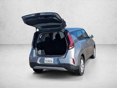 Used 2025 Kia Soul LX w/ LX Technology Package image 5