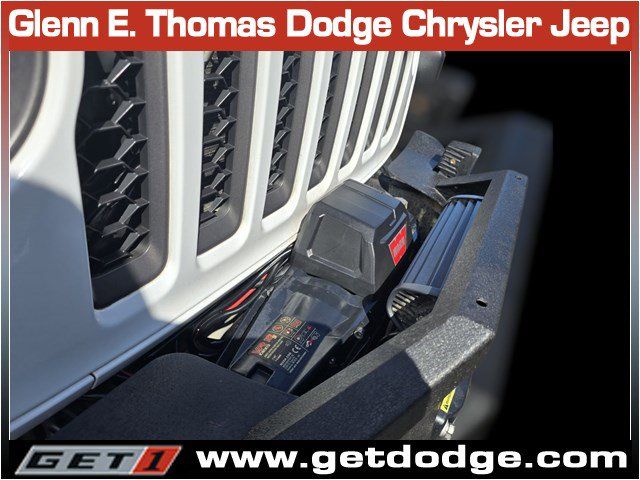 Used 2022 Jeep Gladiator Mojave w/ Trailer Tow Package AWD/4WD image 7