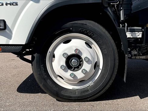 New 2025 Chevrolet Low Cab Forward image 9