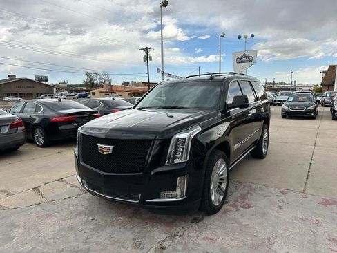 Used 2015 Cadillac Escalade Platinum AWD/4WD image 3