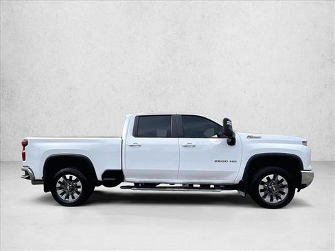Used 2024 Chevrolet Silverado 2500 LT AWD/4WD image 5