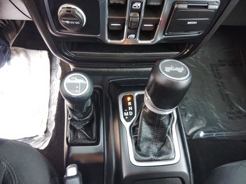 Used 2021 Jeep Wrangler Unlimited Sport AWD/4WD image 22
