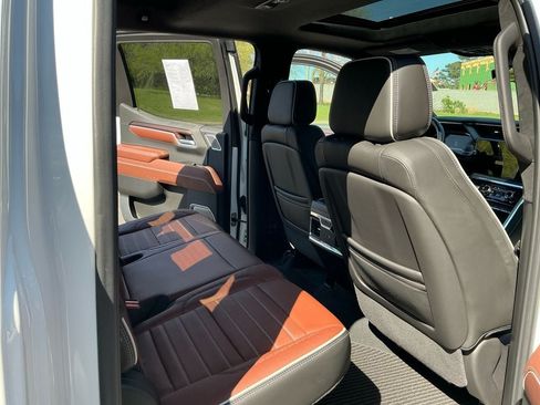 Used 2025 GMC Sierra 1500 Denali Ultimate AWD/4WD image 23