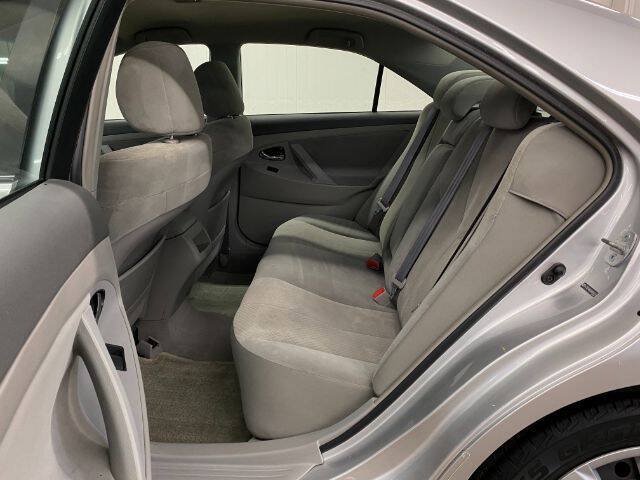 Used 2009 Toyota Camry FWD image 12