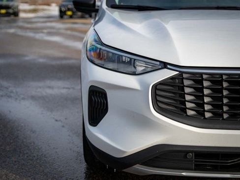 Used 2025 Ford Escape Active image 4