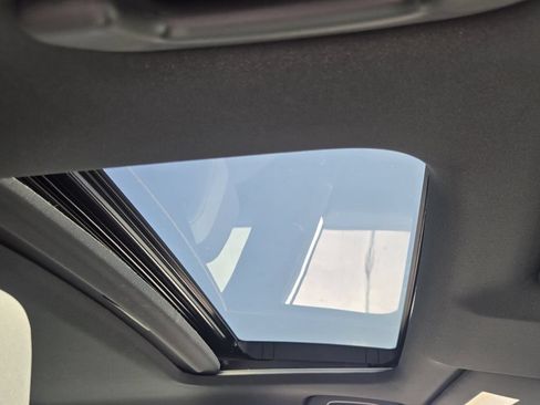Certified 2025 Honda Civic Sport image 18