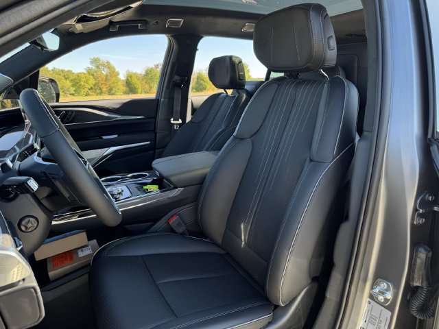 New 2026 Cadillac Escalade IQ Sport 2 w/ LPO, ONYX Package AWD/4WD image 19