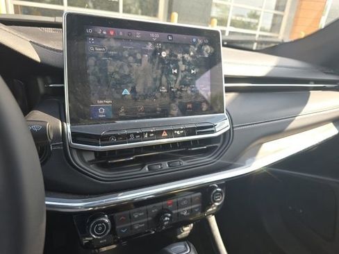 Used 2024 Jeep Compass Limited w/ High Altitude Package image 15