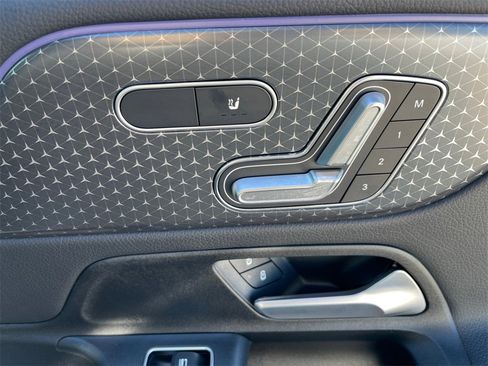 Certified 2025 Mercedes-Benz GLB 250 4MATIC image 16