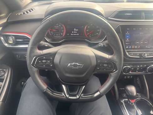 Used 2022 Chevrolet TrailBlazer RS w/ Sun and Liftgate Package image 11