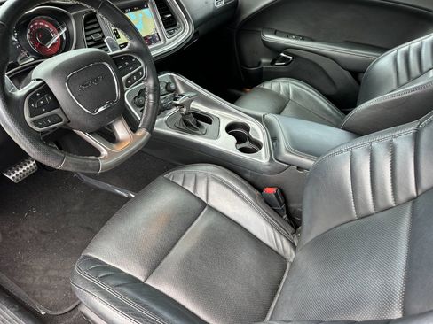 Used 2022 Dodge Challenger SRT Hellcat w/ Plus Package RWD image 9