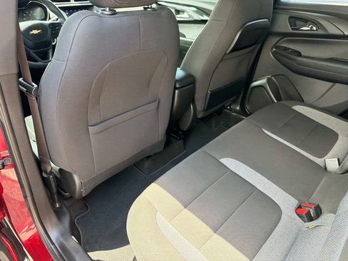Used 2022 Chevrolet TrailBlazer LT w/ Confidence II Package FWD image 16