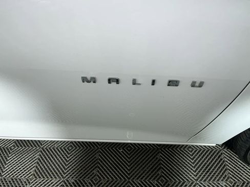 Used 2024 Chevrolet Malibu LT image 11