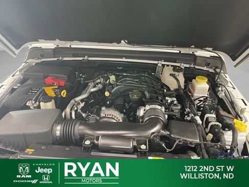 Used 2023 Jeep Gladiator Sport w/ Trailer Tow Package image 14