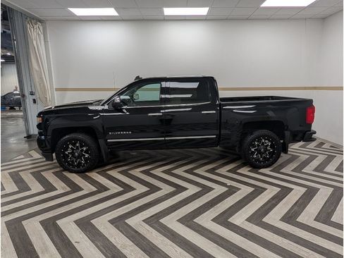 Used 2016 Chevrolet Silverado 1500 LTZ Z71 w/ LTZ Plus Package AWD/4WD image 3