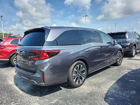 Used 2026 Honda Odyssey Elite image 3