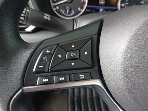 Used 2025 Nissan Sentra SV FWD image 31