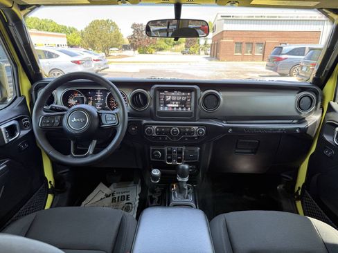 Used 2023 Jeep Wrangler Unlimited Sport AWD/4WD image 27