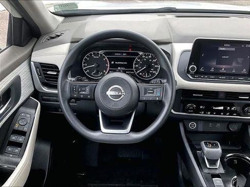 Certified 2023 Nissan Rogue SV image 17