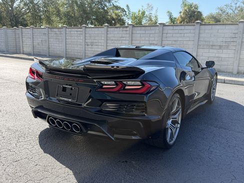 Used 2025 Chevrolet Corvette Z06 RWD image 6