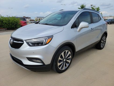 Used 2019 Buick Encore Essence w/ Safety Package II FWD image 4