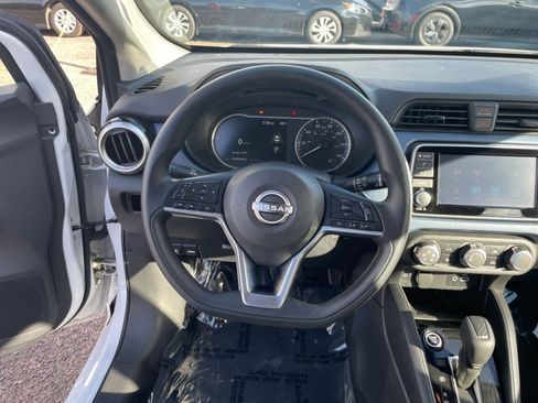 Used 2025 Nissan Versa SV image 27