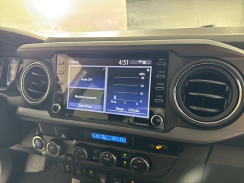 Used 2023 Toyota Tacoma TRD Sport image 31