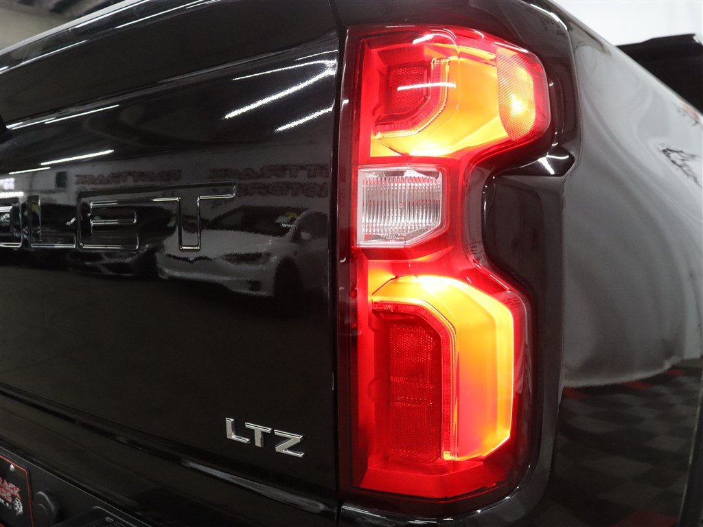 Used 2021 Chevrolet Silverado 2500 LTZ w/ Carhartt Edition AWD/4WD image 10
