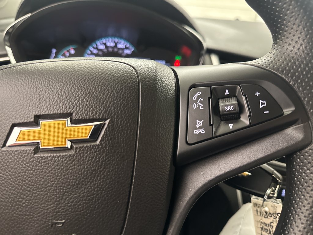 Used 2020 Chevrolet Trax LT FWD image 12