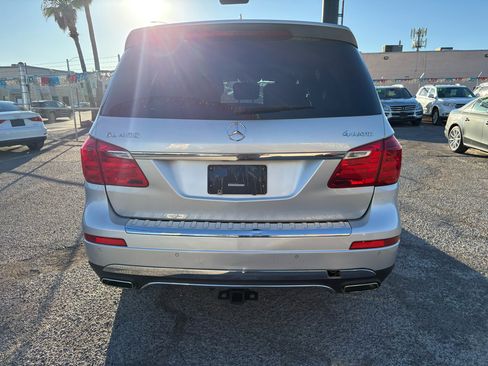 Used 2016 Mercedes-Benz GL 450 4MATIC w/ Premium I Package image 5