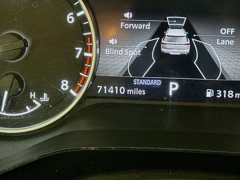 Used 2022 Nissan Pathfinder SL w/ SL Black Package FWD image 19