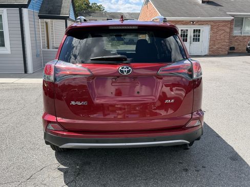 Used 2018 Toyota RAV4 XLE FWD image 7