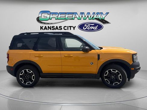 Used 2022 Ford Bronco Sport Outer Banks w/ Tech Package AWD/4WD image 9