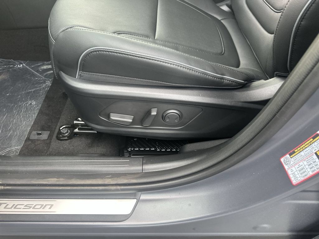 New 2026 Hyundai Tucson Limited AWD/4WD image 18