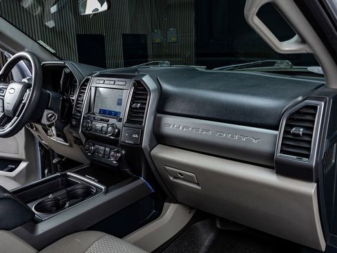 Used 2022 Ford F250 XLT w/ XLT Premium Package image 14