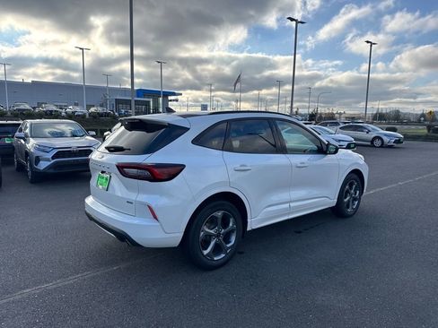 Used 2023 Ford Escape ST-Line w/ Equipment Group 301A image 9