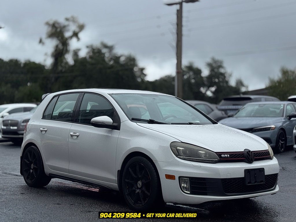 Used 2010 Volkswagen GTI 4-Door FWD image 9