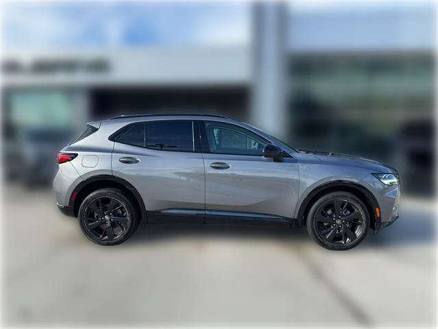 Used 2022 Buick Envision Essence w/ Sport Touring Package FWD image 3