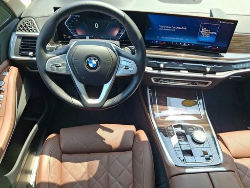 Used 2025 BMW X7 xDrive40i AWD/4WD image 12