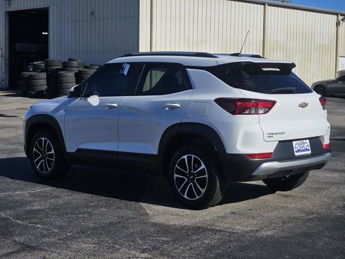 Used 2025 Chevrolet TrailBlazer LT image 4