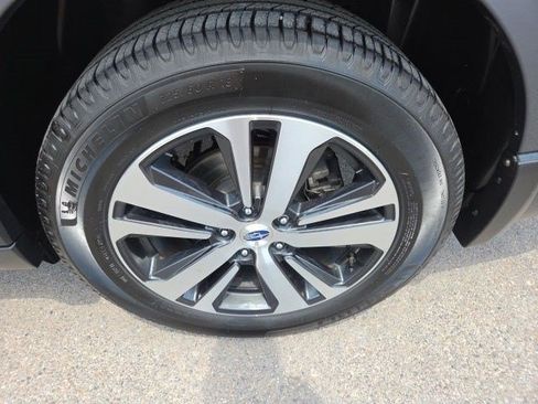 Used 2019 Subaru Outback 3.6R Limited AWD/4WD image 23