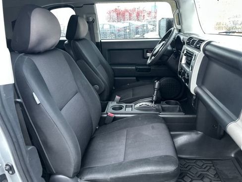 Used 2008 Toyota FJ Cruiser 2WD image 10