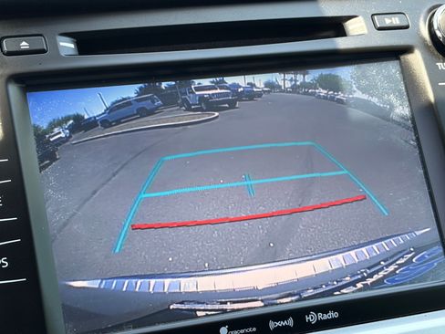 Used 2019 Toyota Highlander XLE FWD image 25