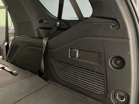 Used 2025 Chevrolet Tahoe Z71 image 38