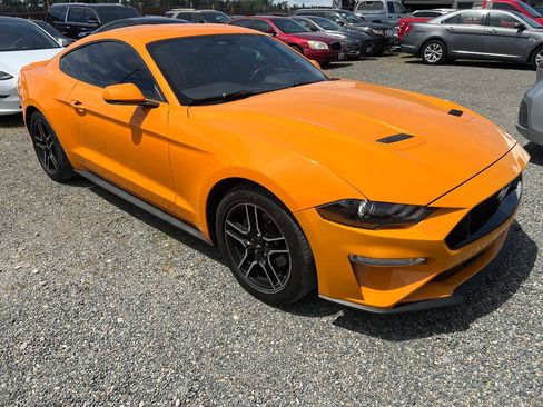 Used 2018 Ford Mustang Premium RWD image 4